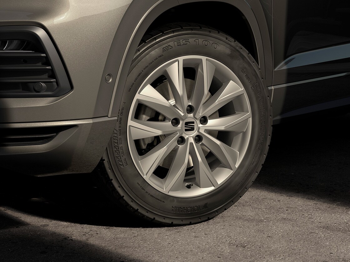 dynamic brilliant silver 17-inch alloy wheels for seat ateca