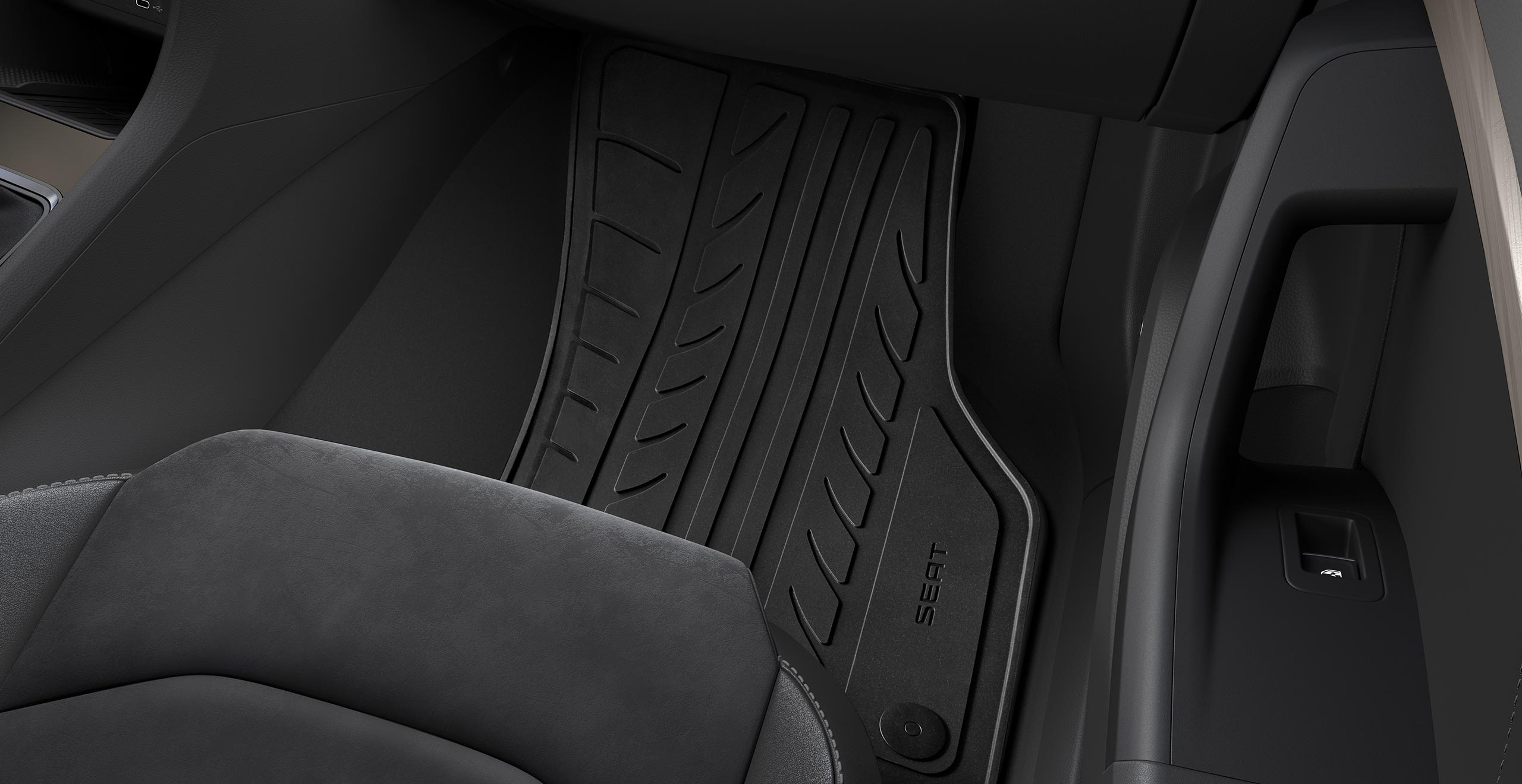 seat-ateca-suv-with-rubber-floor-mat-accessory
